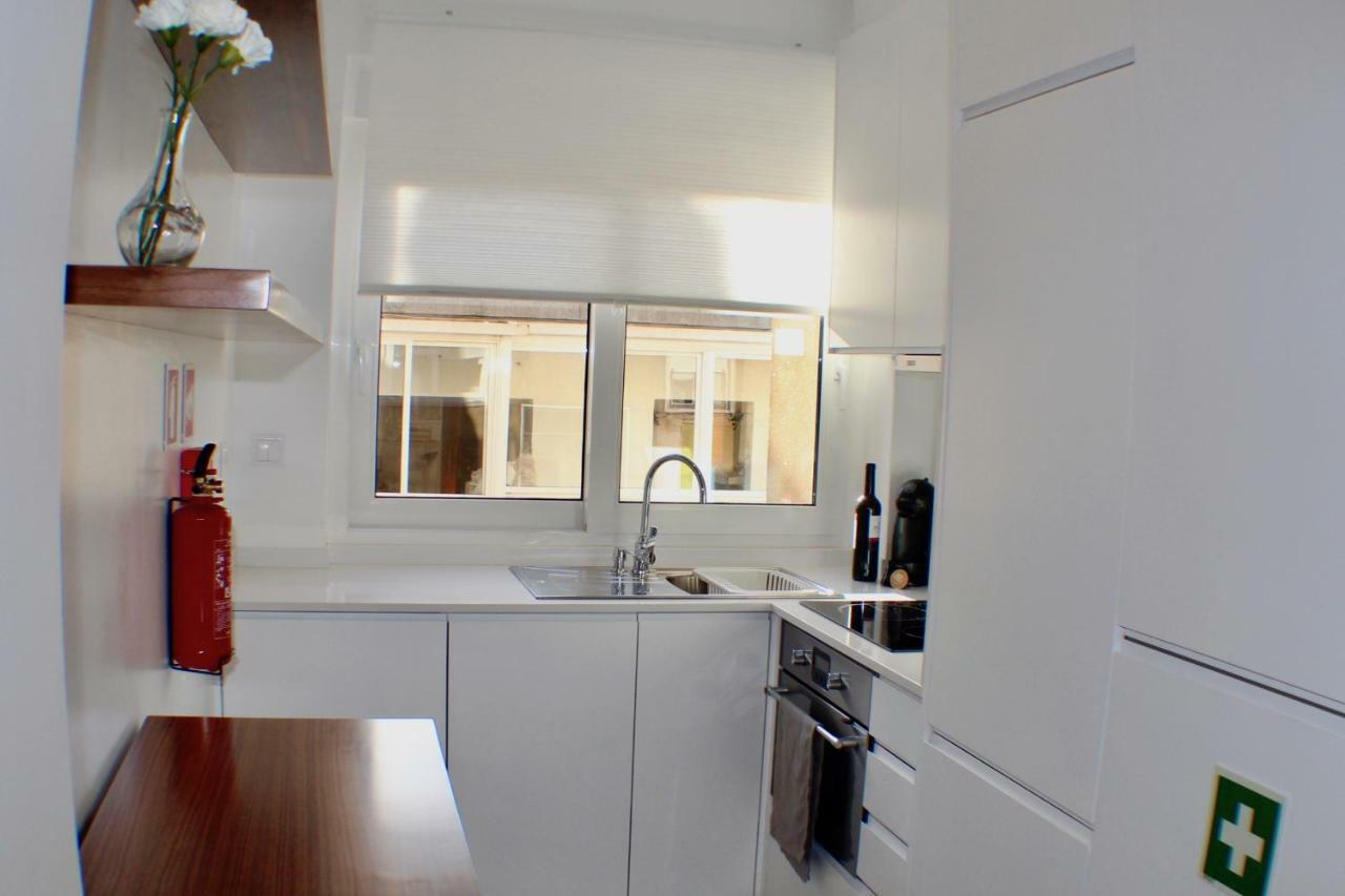 Appartamento River View Balcony - Historic Center ! Lisbona Esterno foto